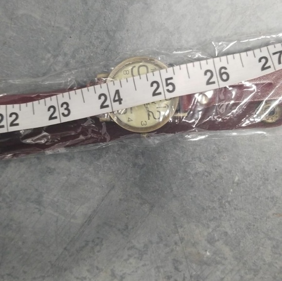 HIGH QUALITY WOMAN FASHION WATCHES - Picture 3 of 3